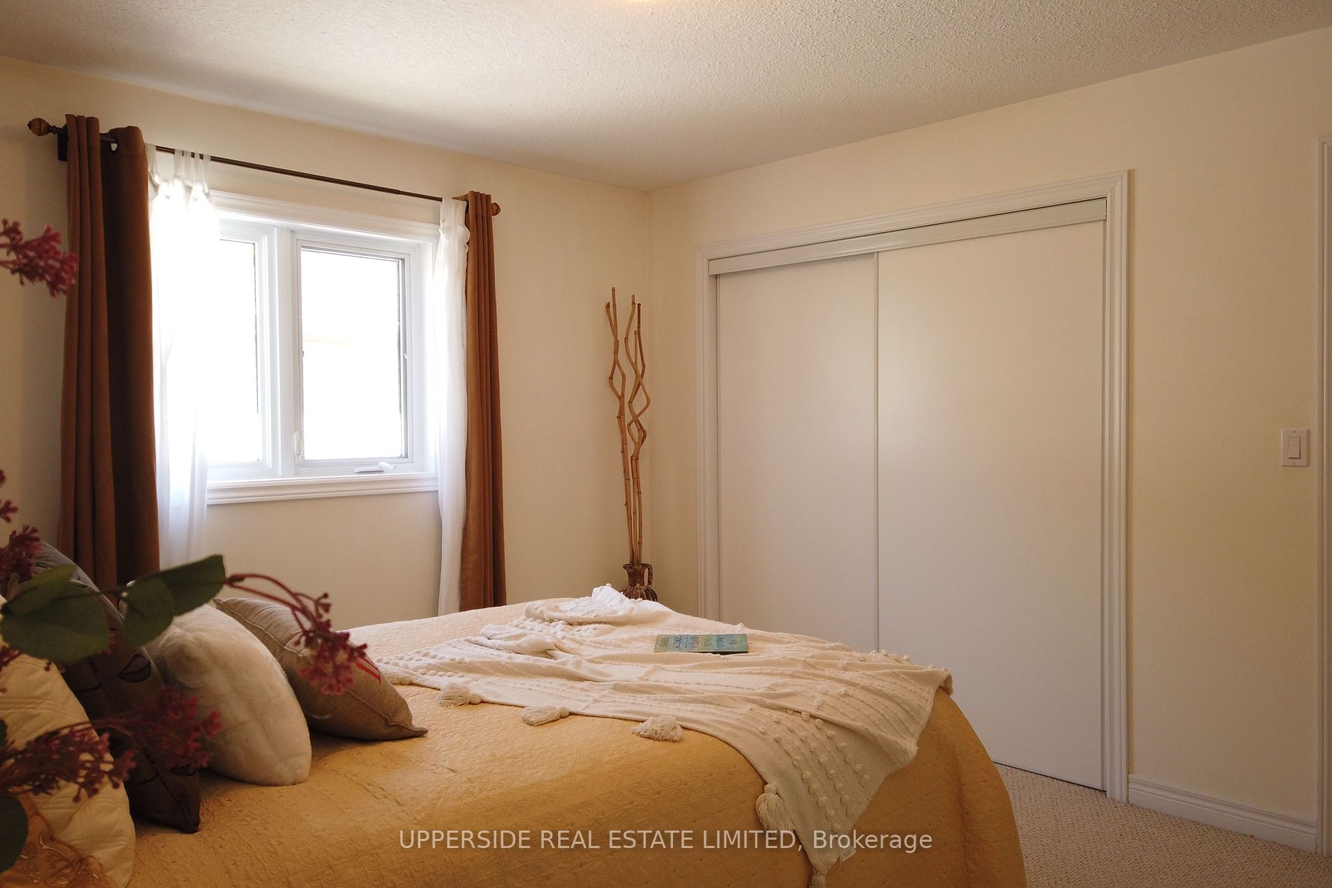 4 Kingsley Road S