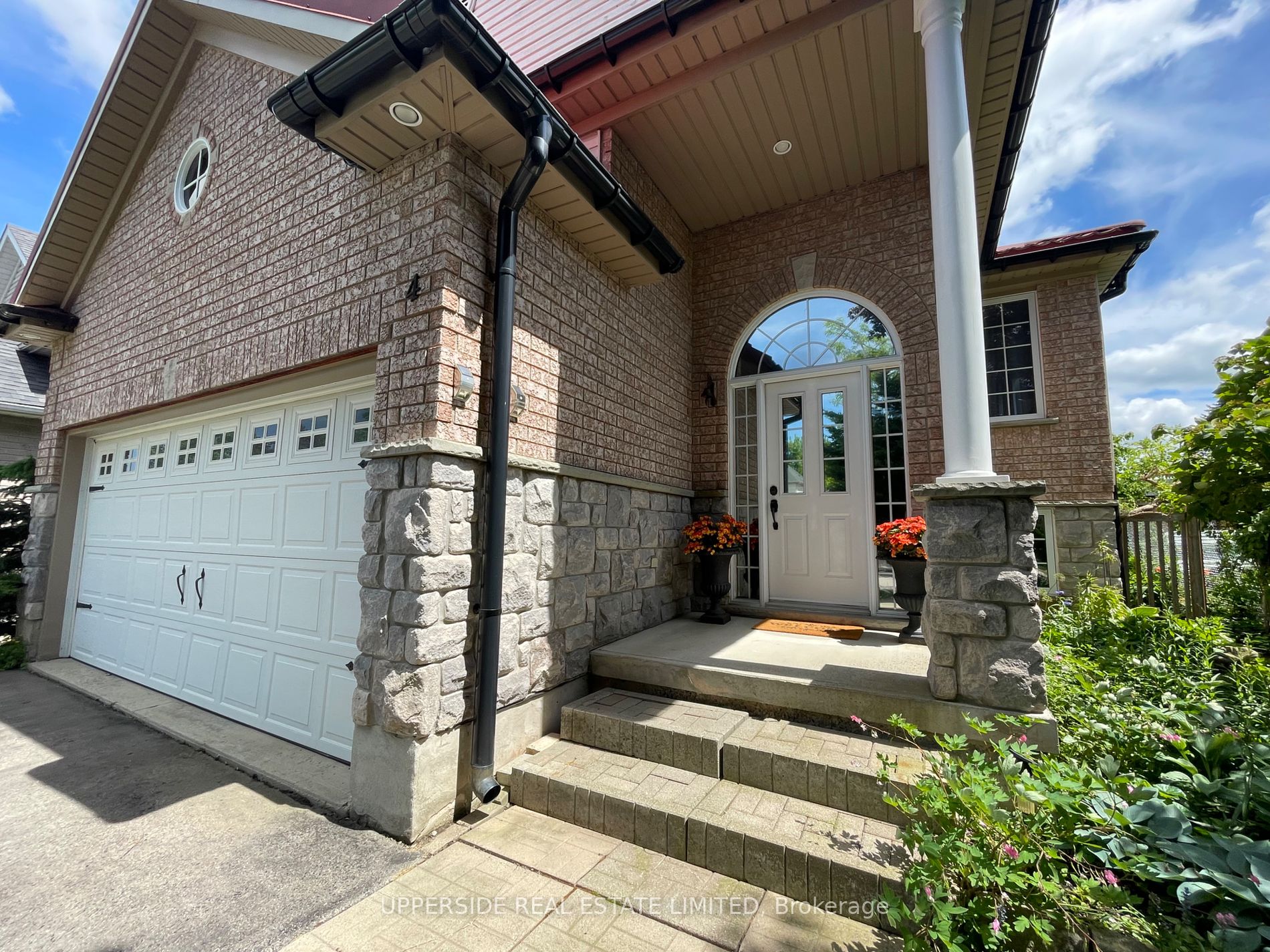 4 Kingsley Road S