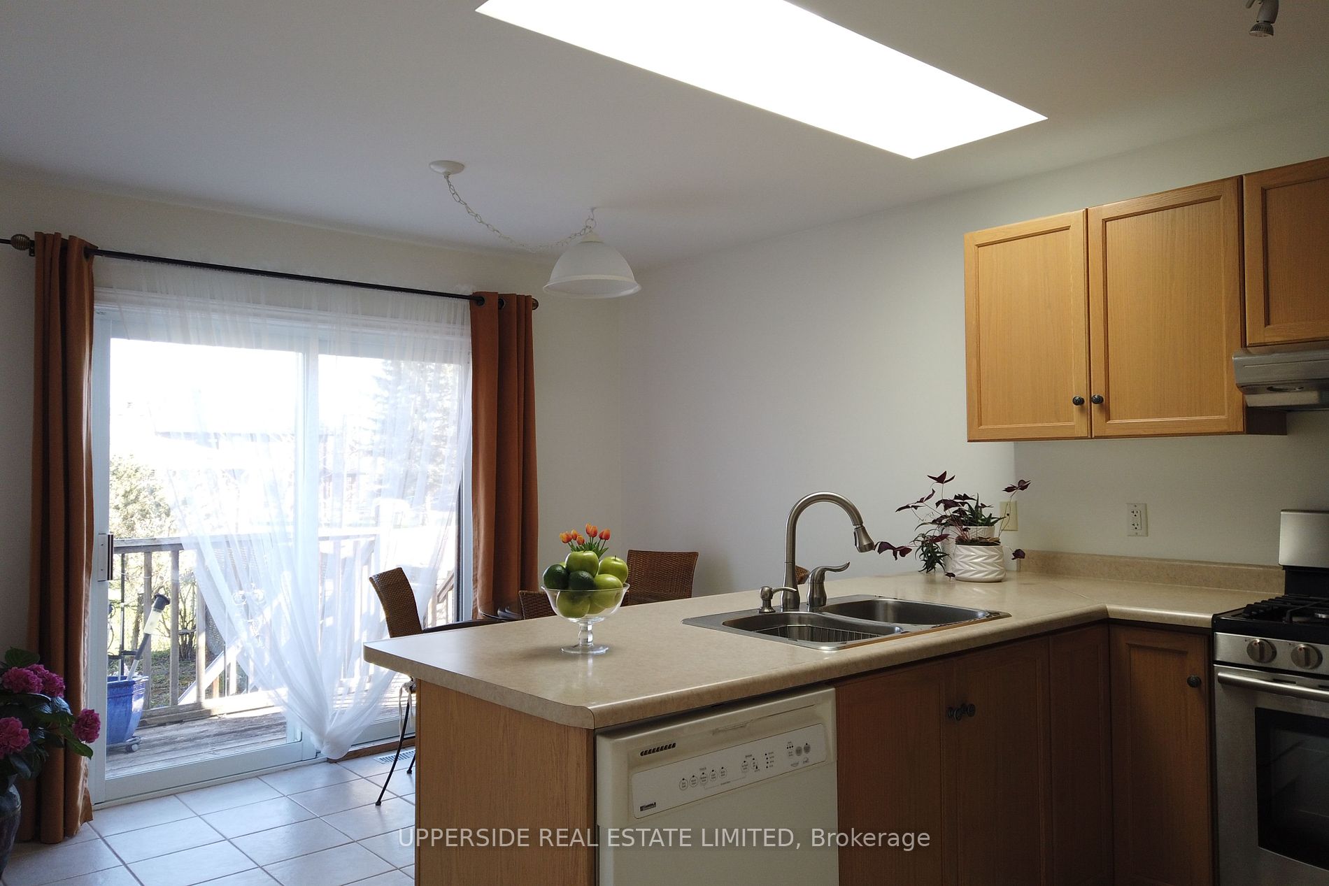 4 Kingsley Road S