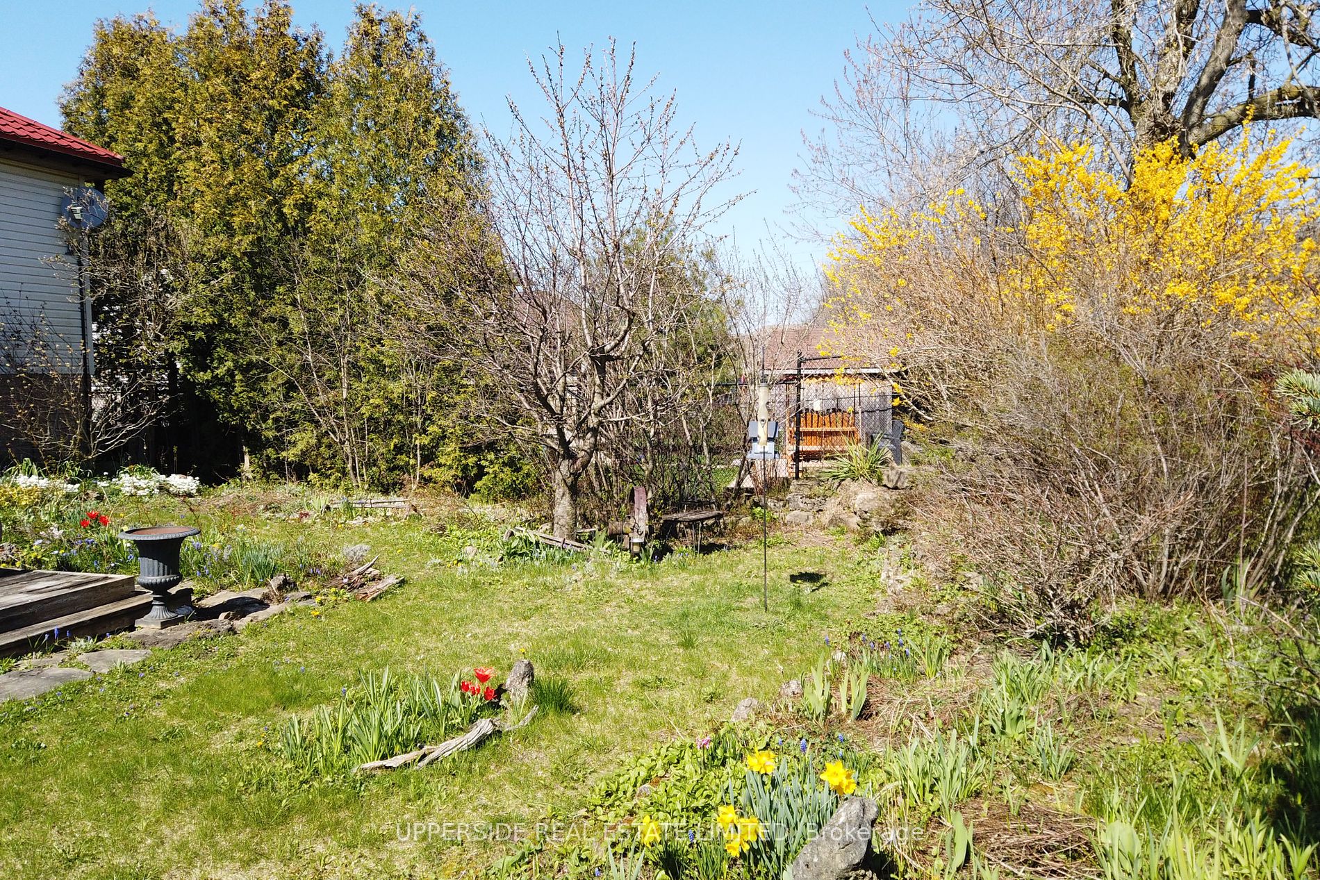 4 Kingsley Road S