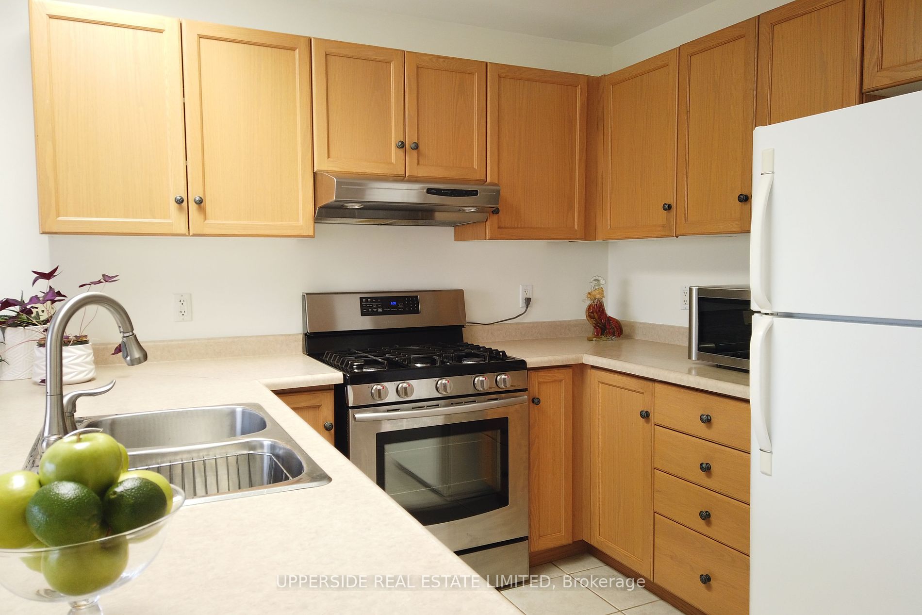 4 Kingsley Road S