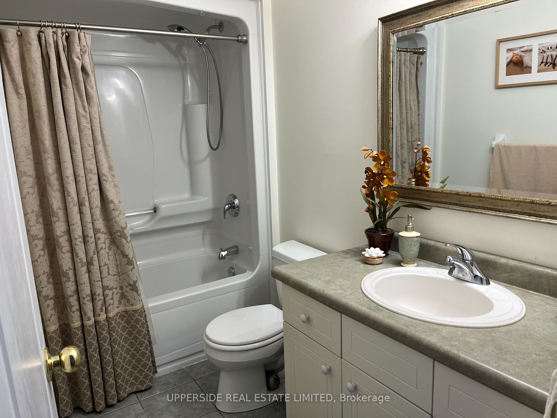 4 Kingsley Road S
