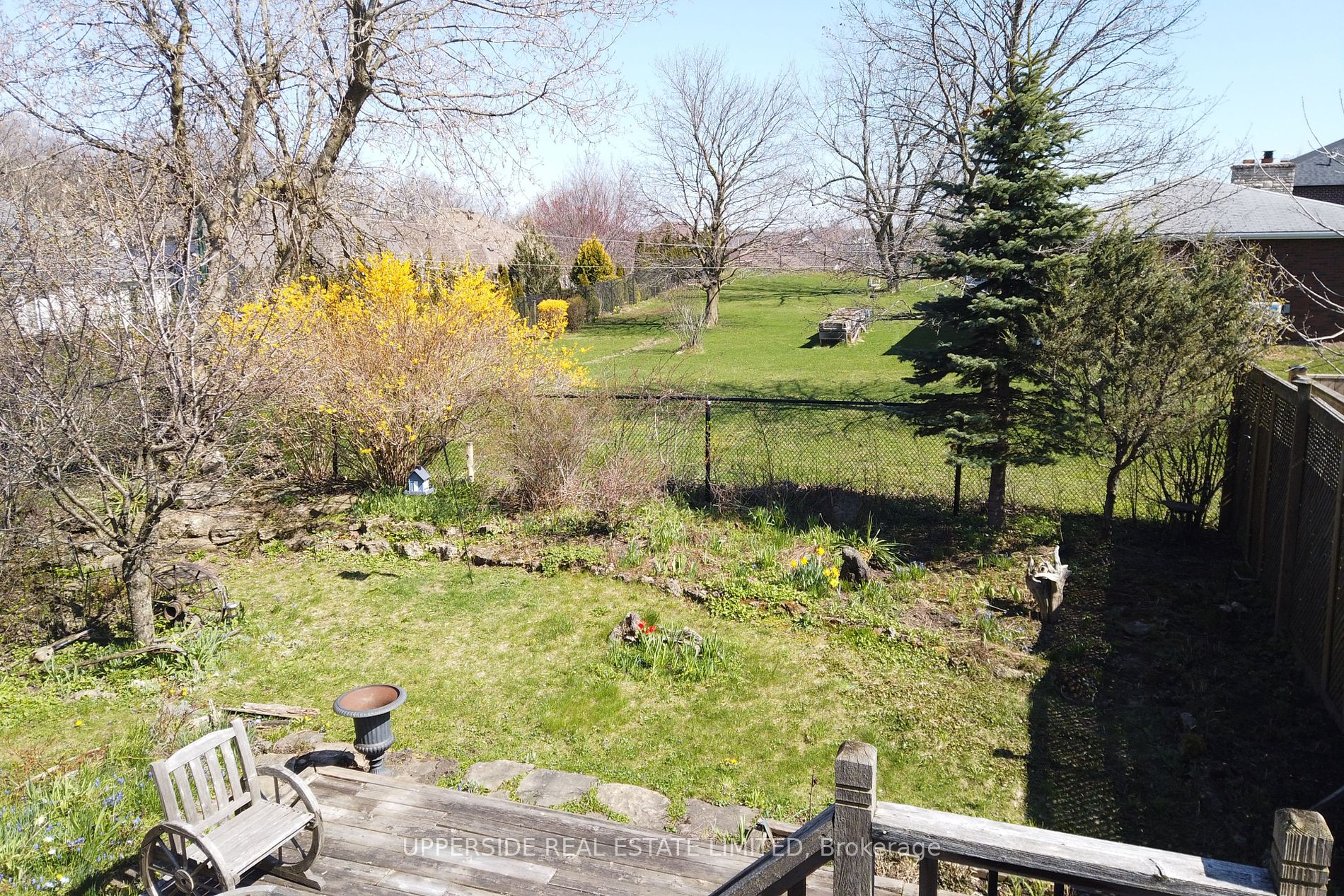 4 Kingsley Road S