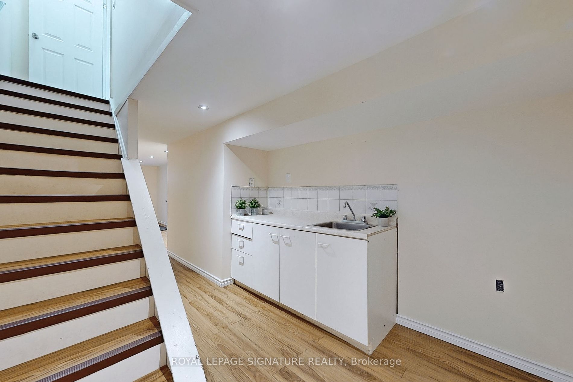 215 Mississauga Valley Boulevard, #84