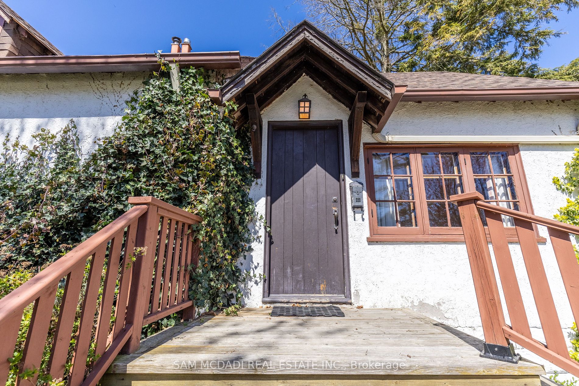 62 Maple Avenue S