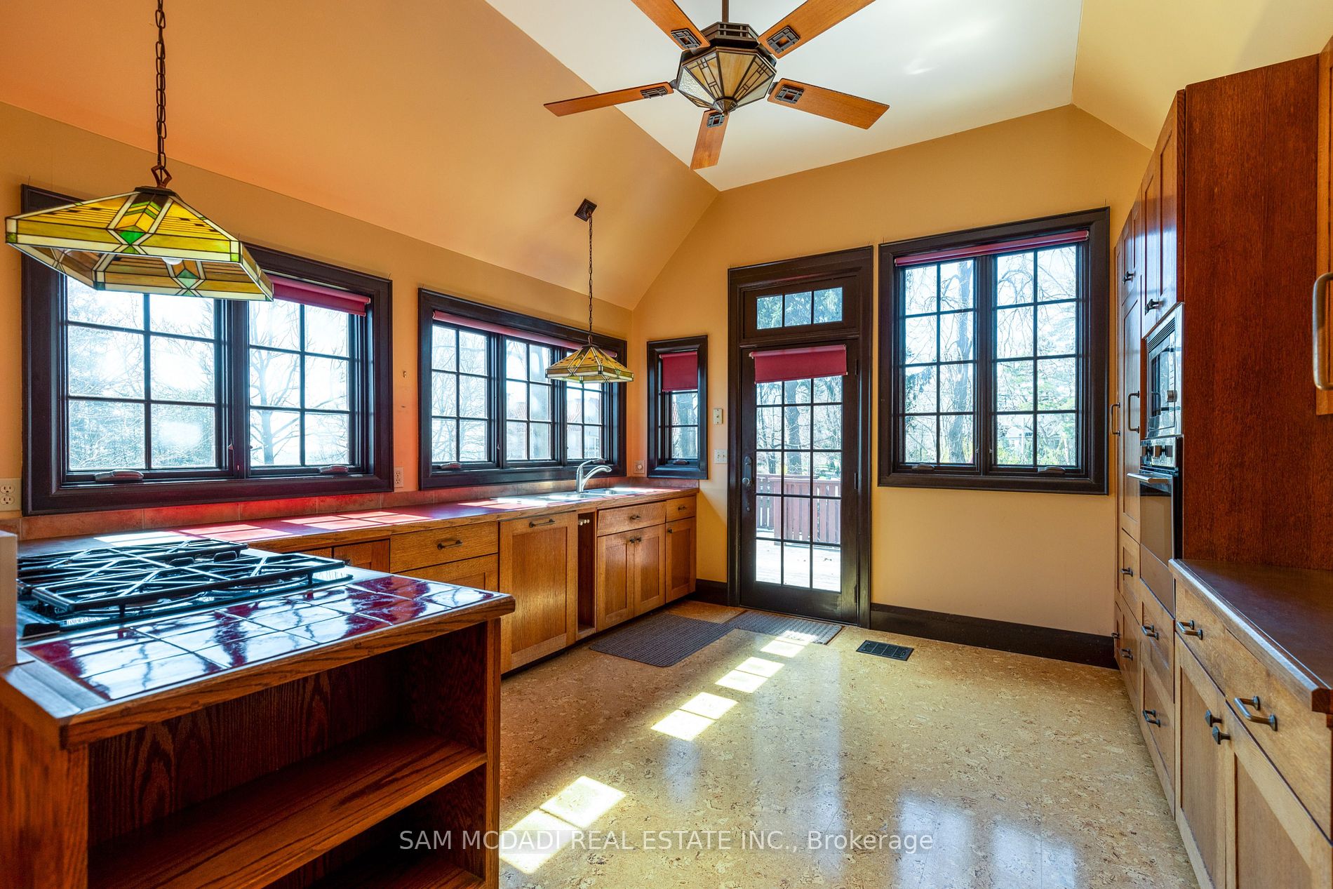 62 Maple Avenue S