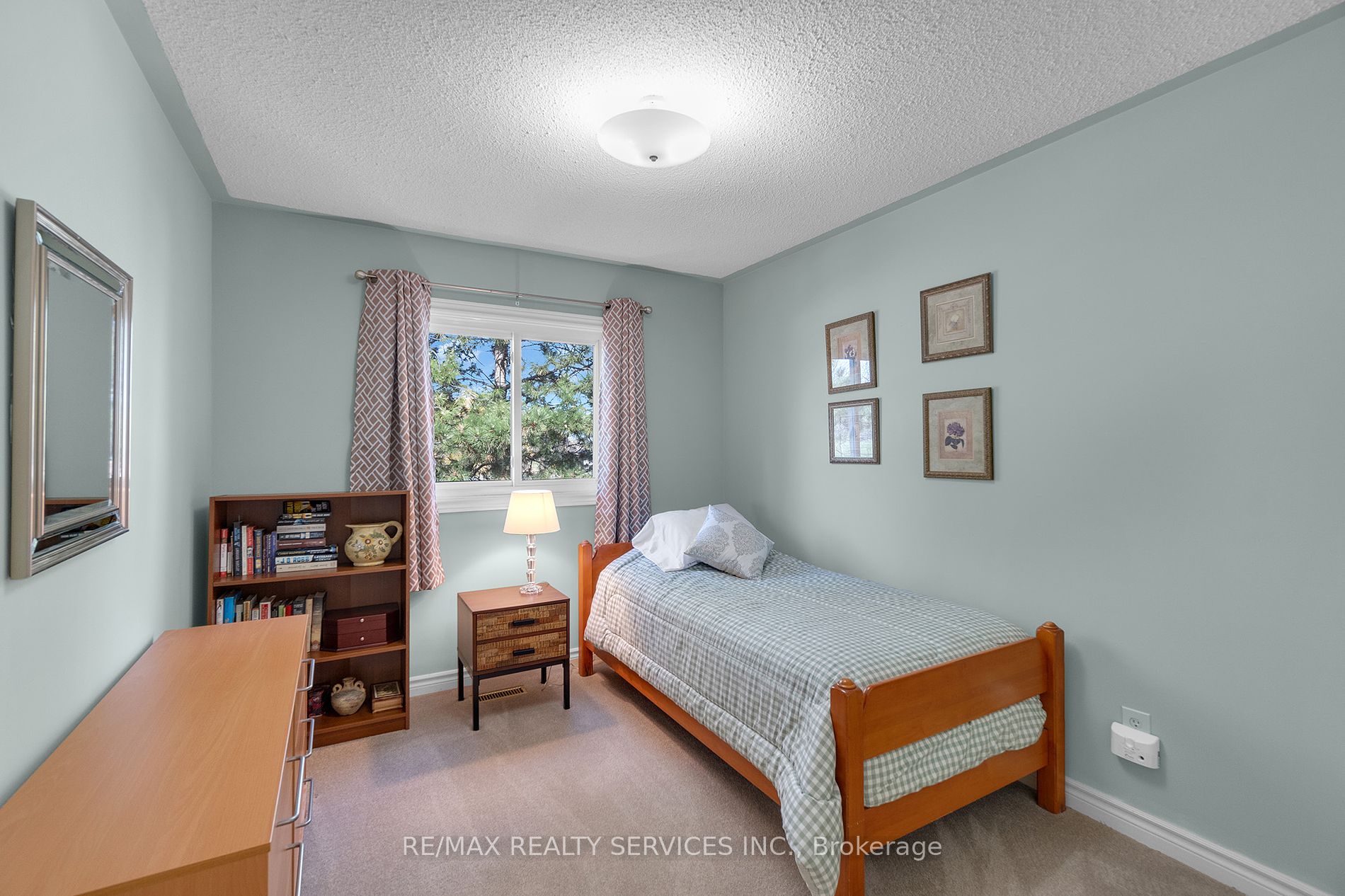 74 Heathcliffe Square #24
