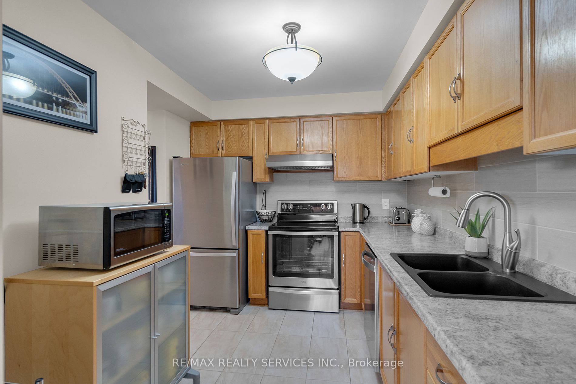 74 Heathcliffe Square #24