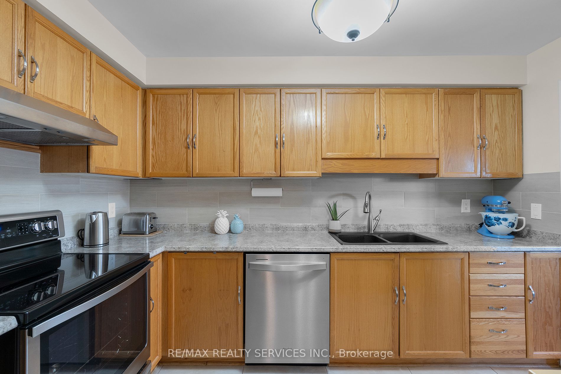 74 Heathcliffe Square #24