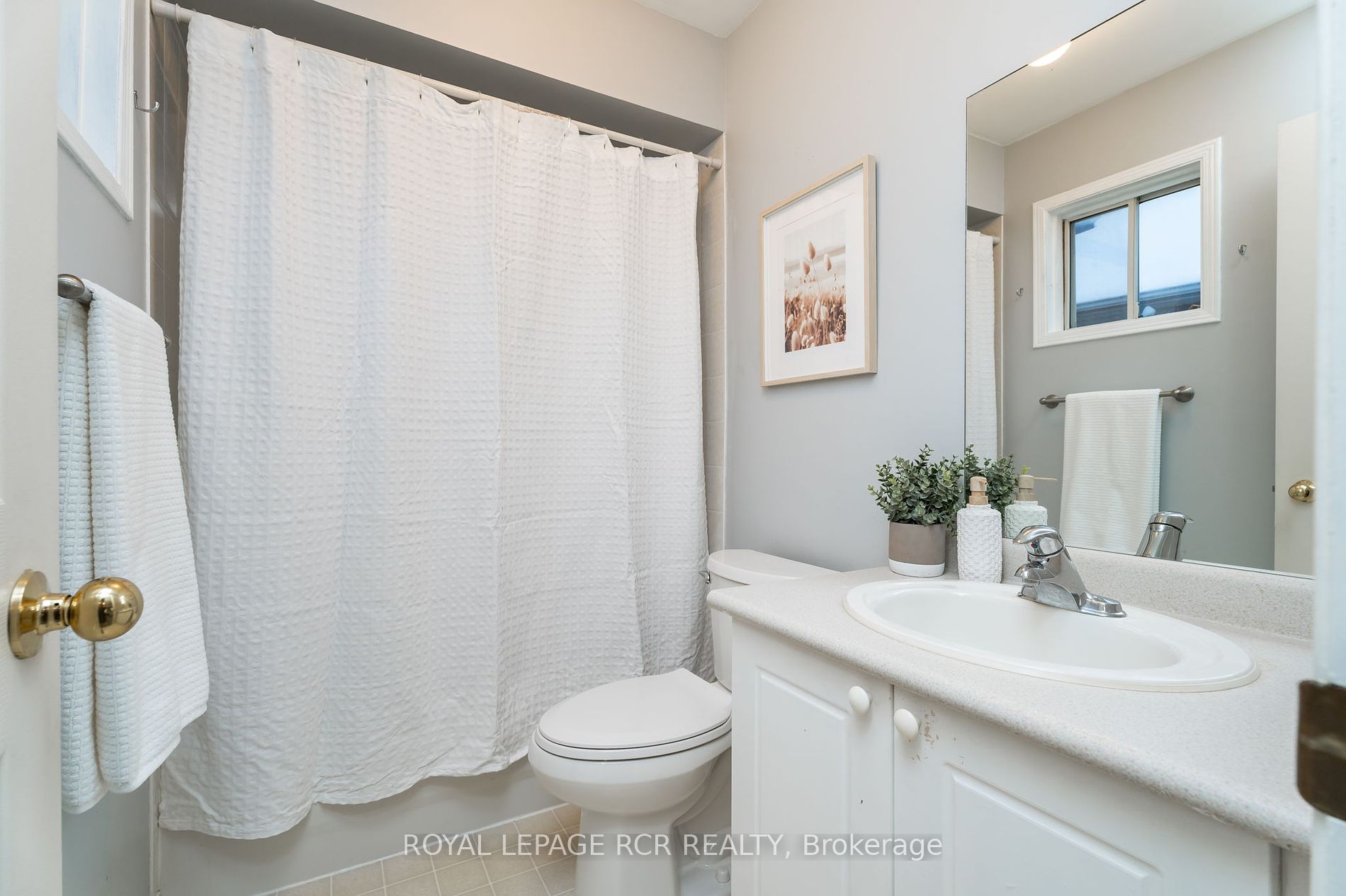 234 Howard Crescent