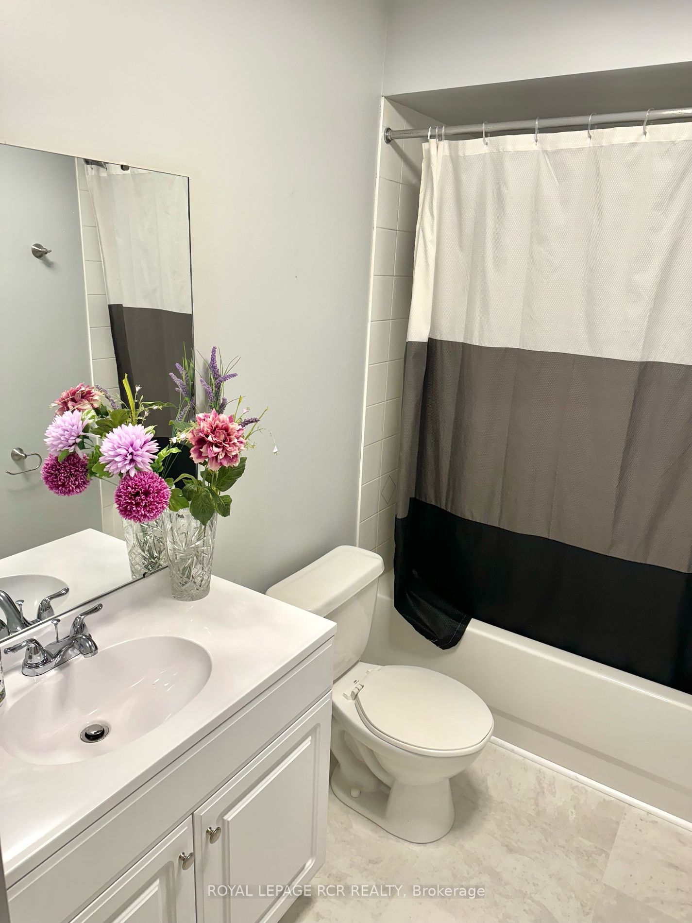234 Howard Crescent