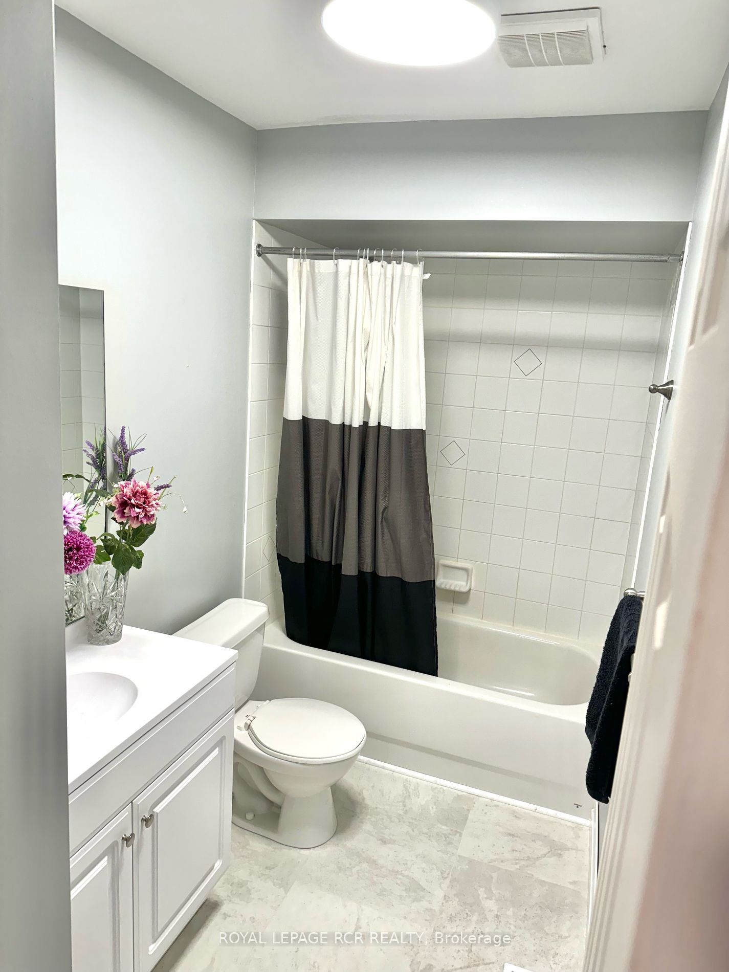 234 Howard Crescent