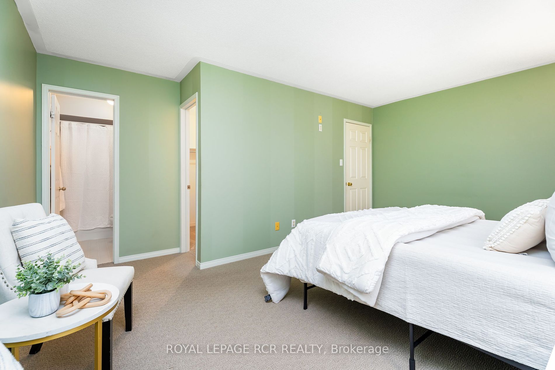 234 Howard Crescent