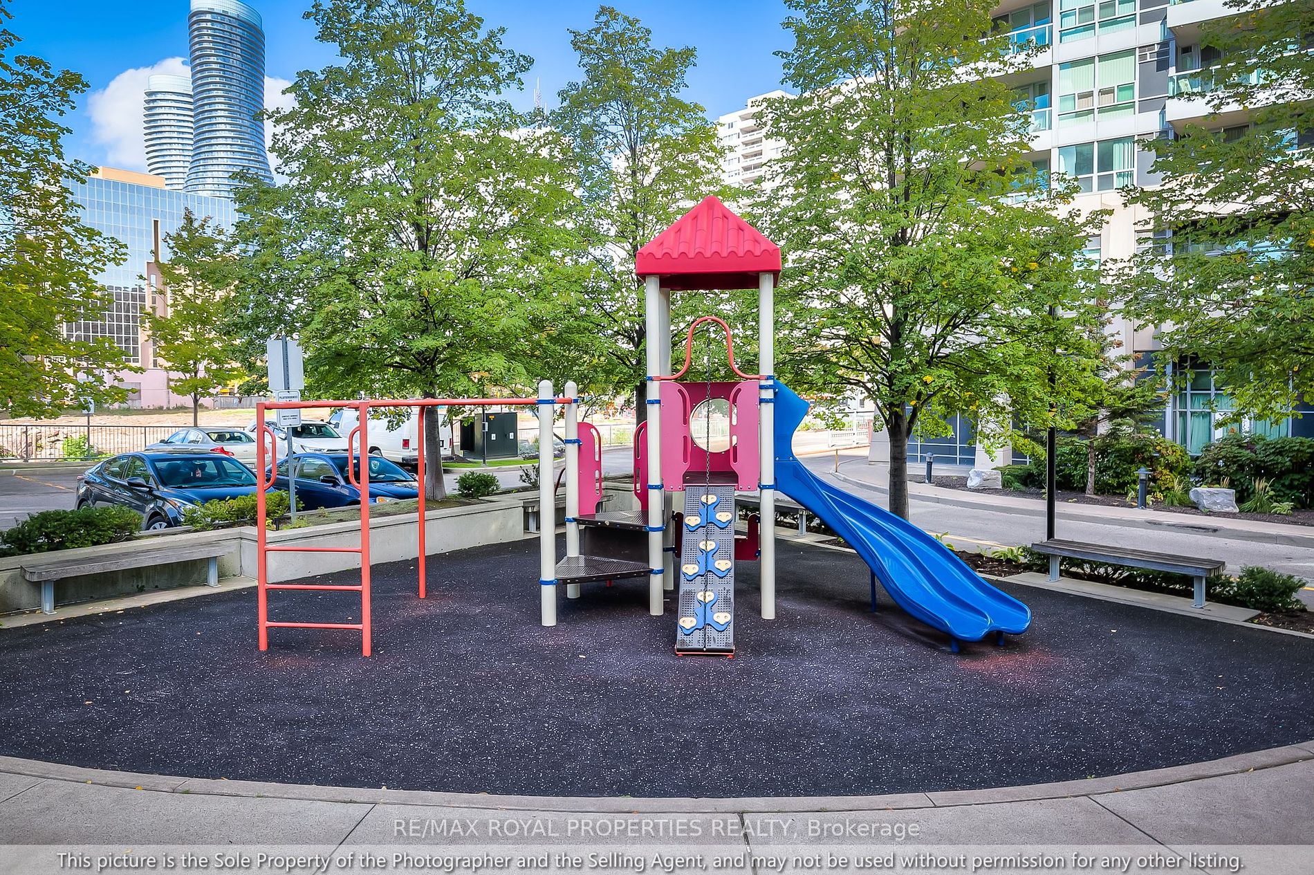 33 Elm Drive W, #1803