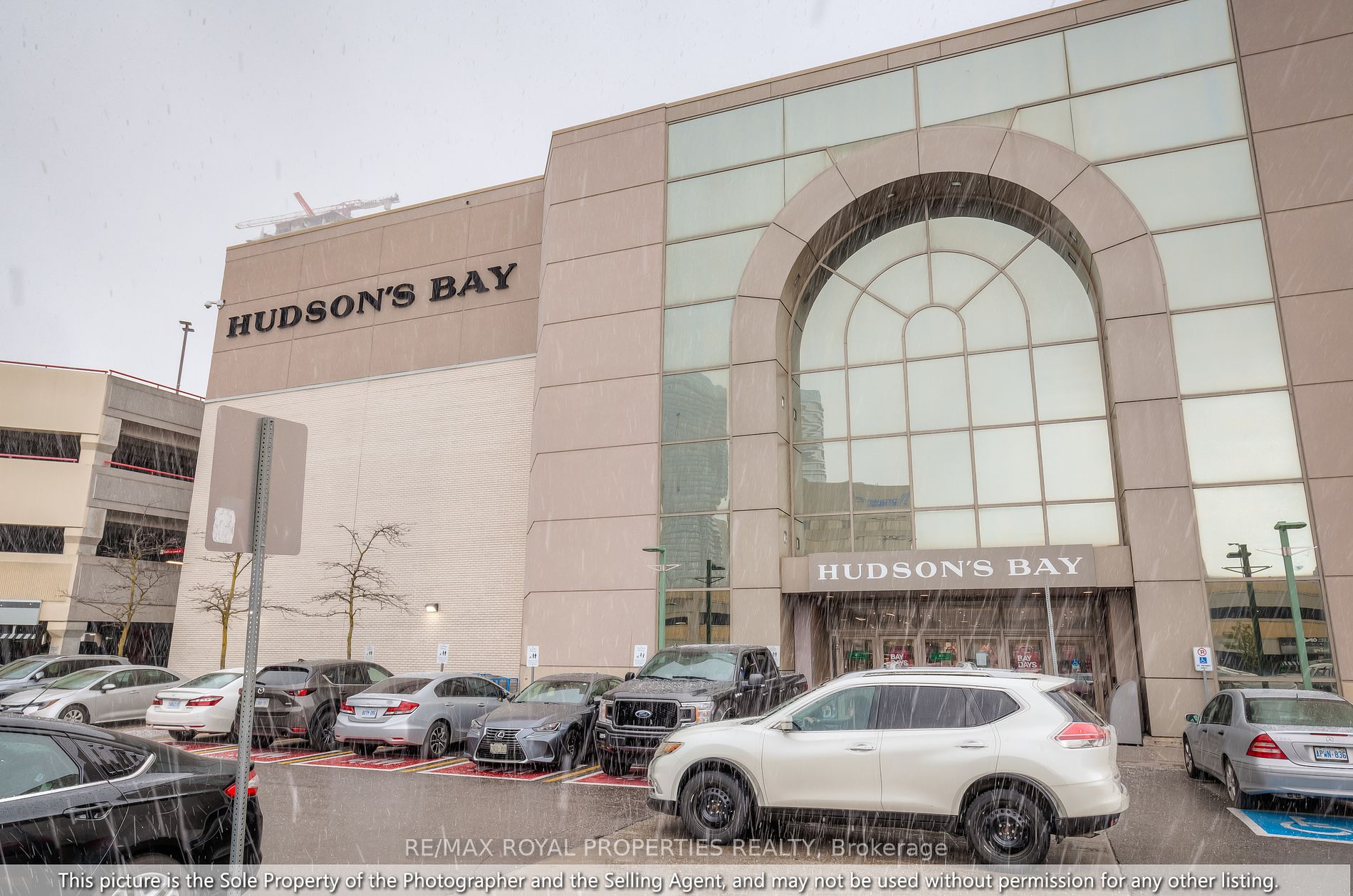 33 Elm Drive W, #1803