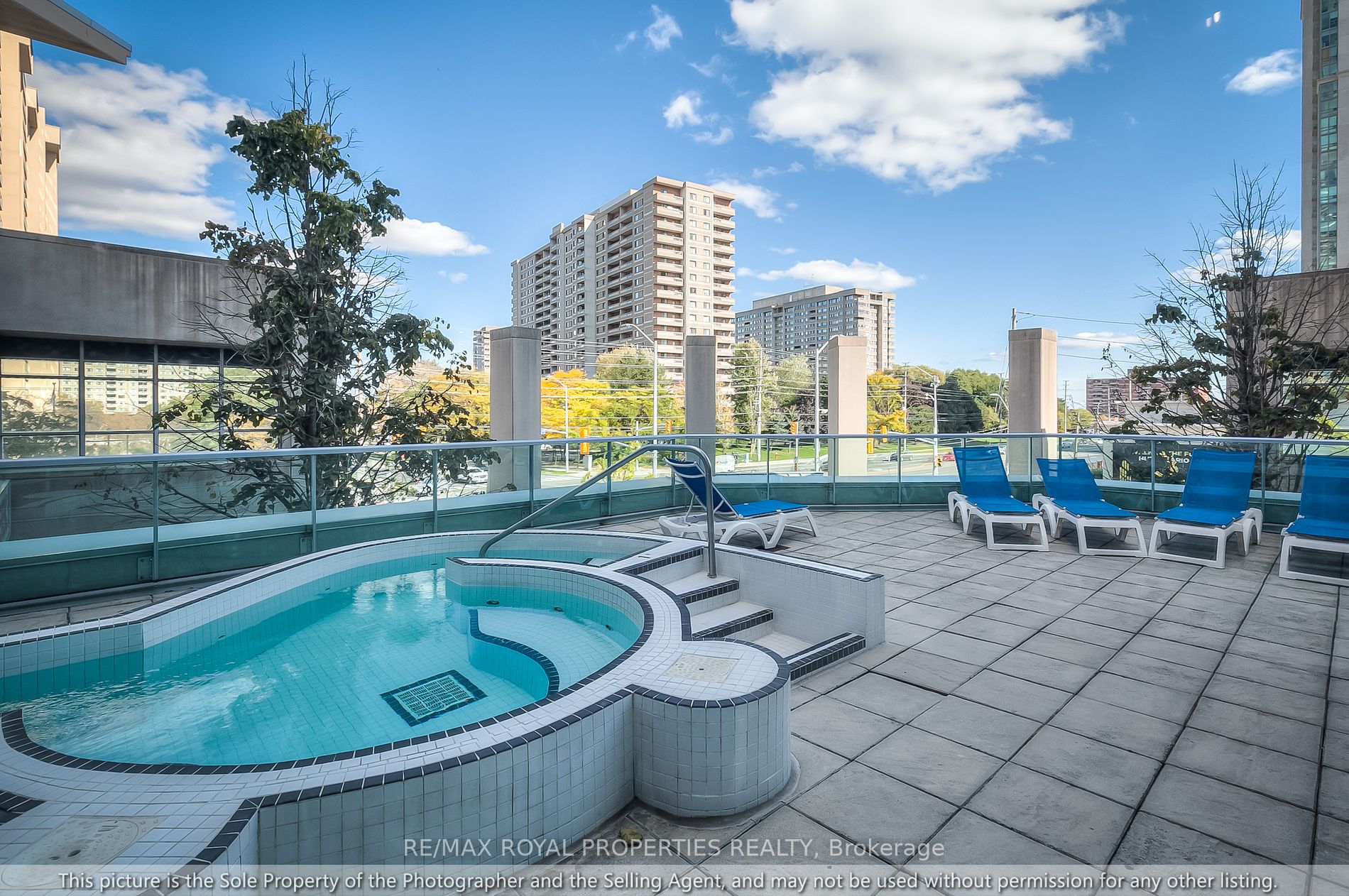 33 Elm Drive W, #1803