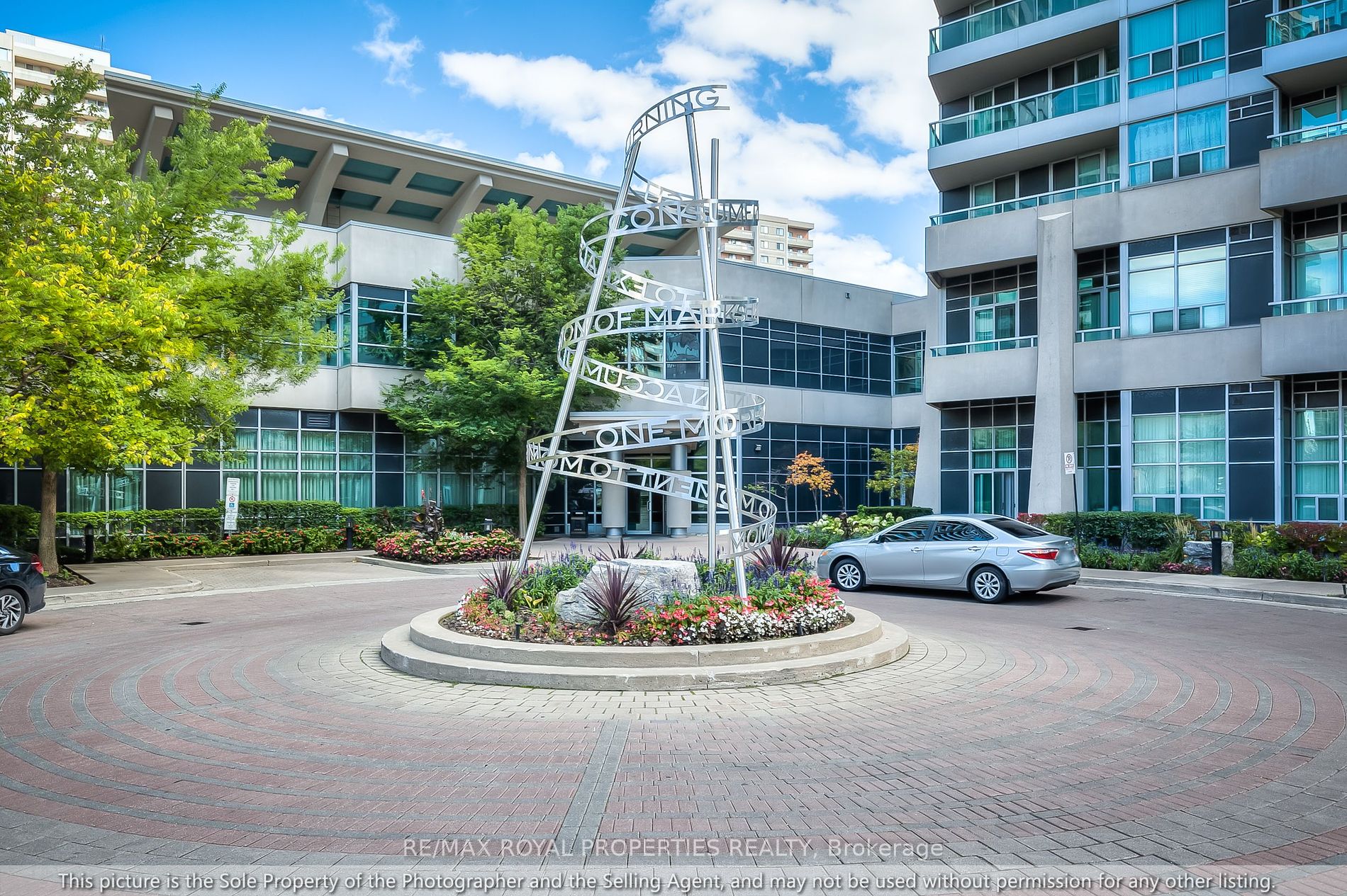 33 Elm Drive W, #1803