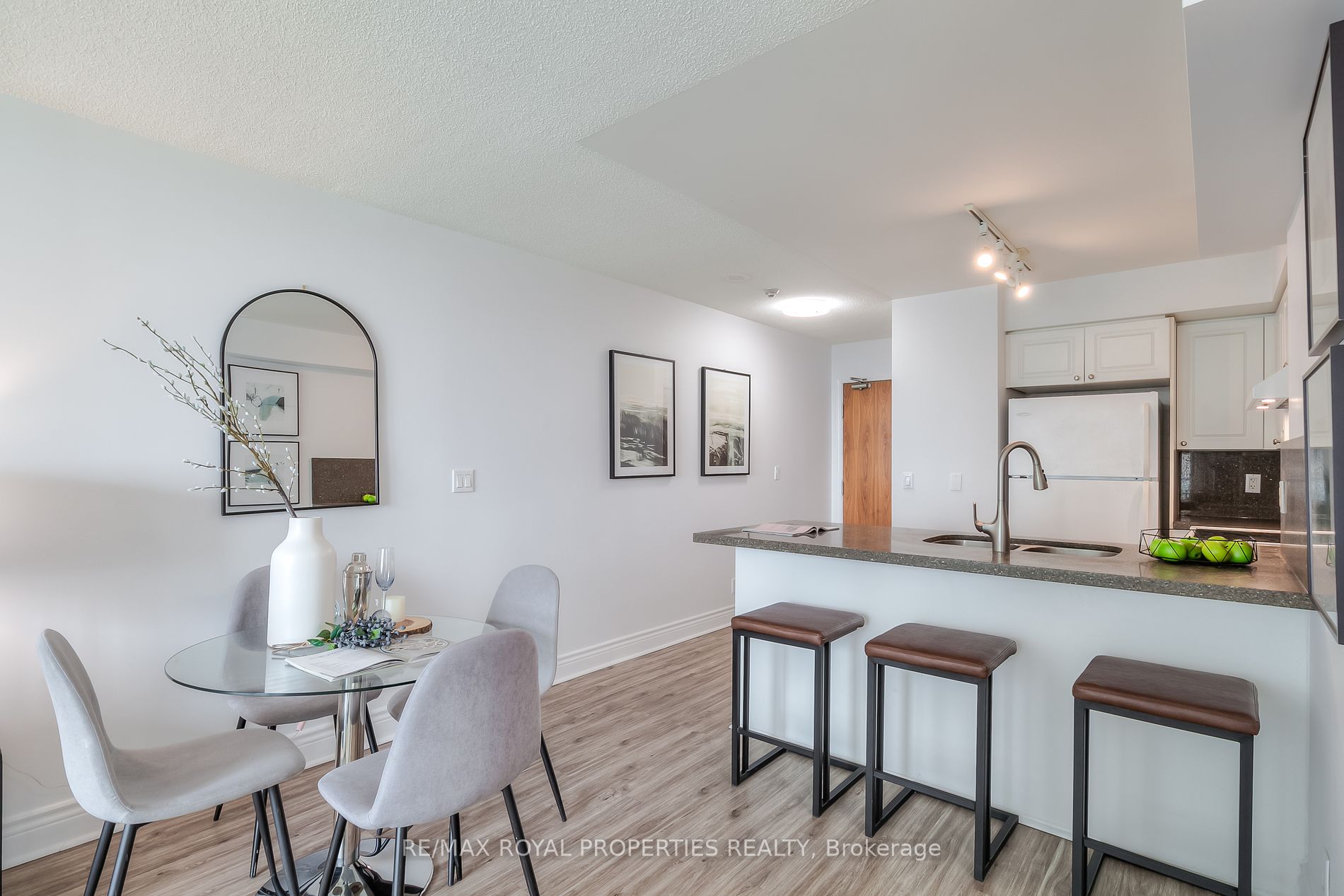 33 Elm Drive W, #1803