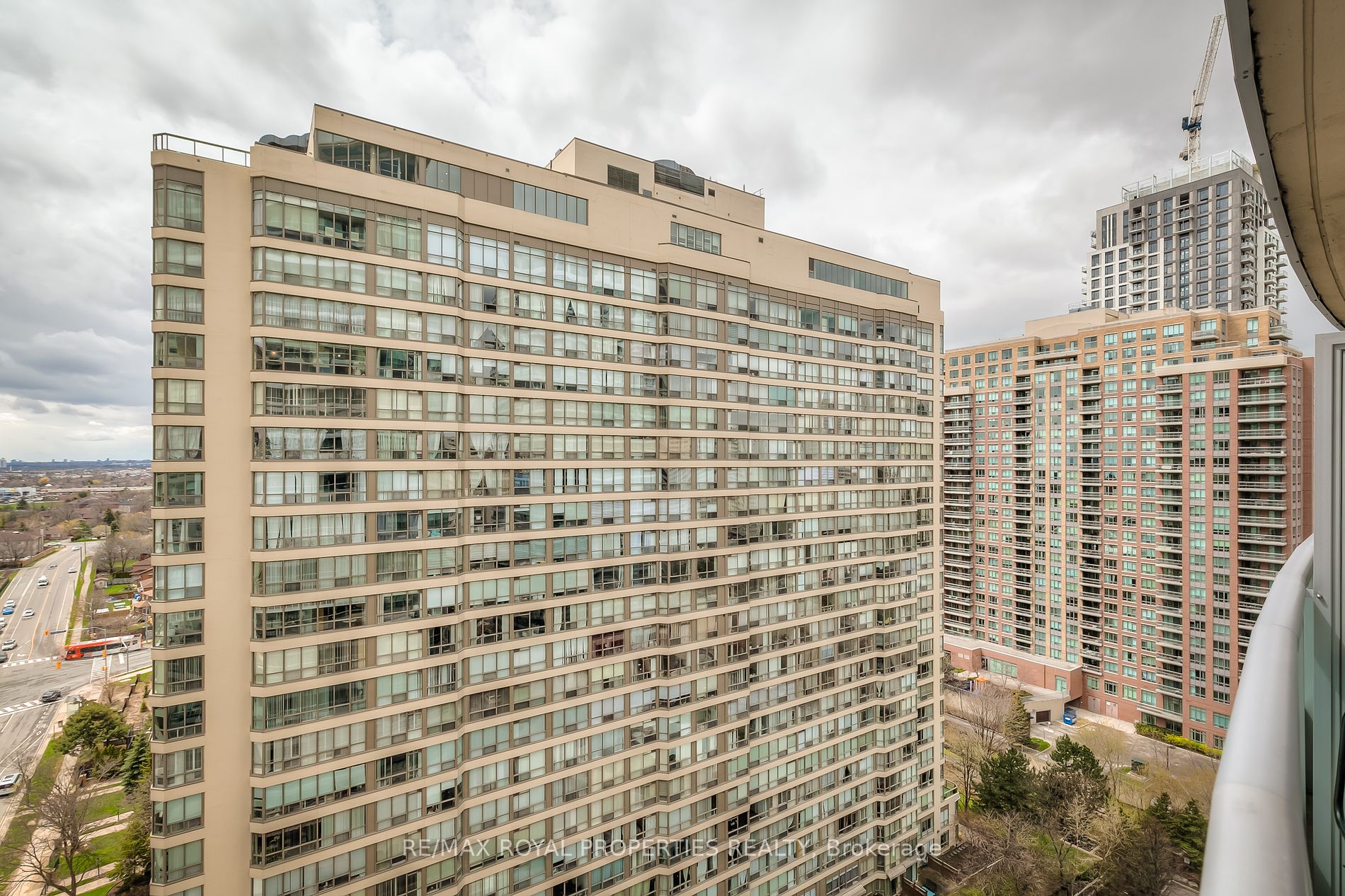 33 Elm Drive W, #1803