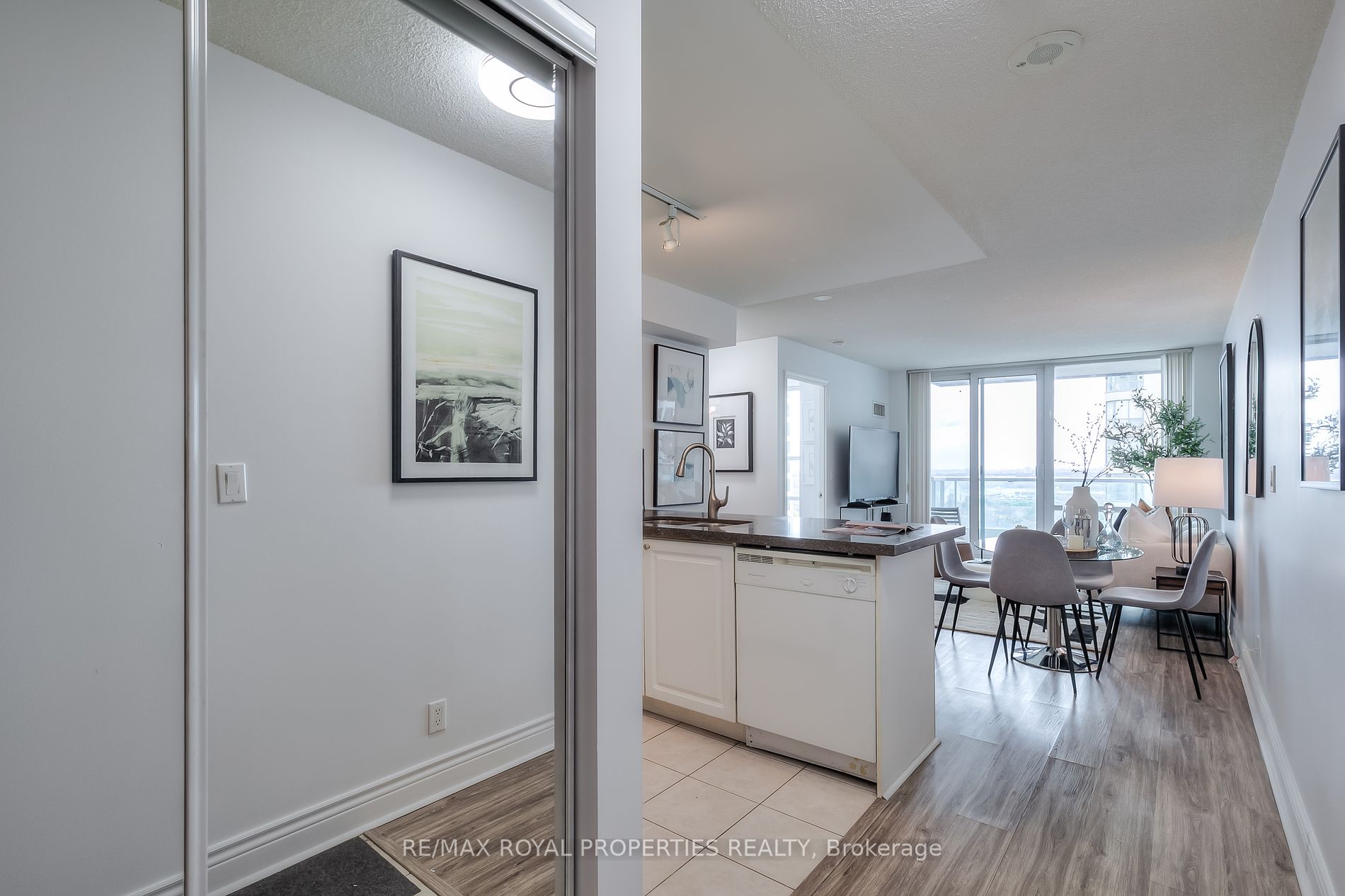 33 Elm Drive W, #1803