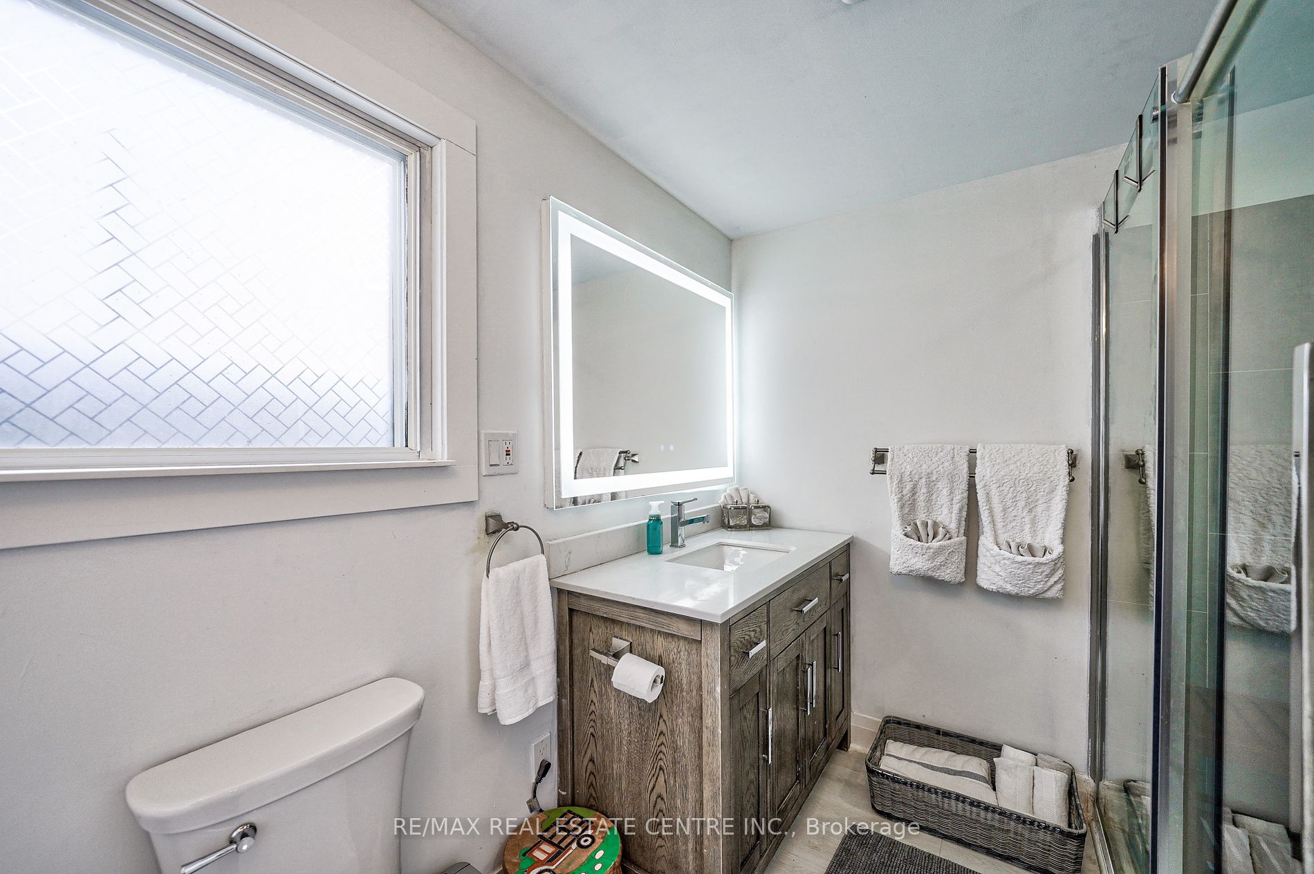 1571 Lewisham Drive