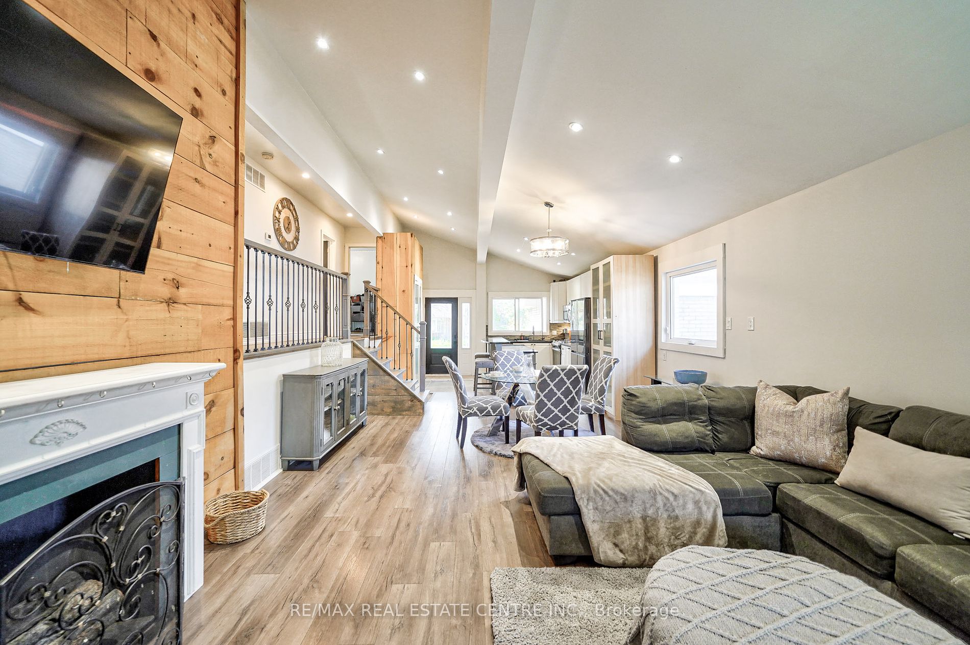 1571 Lewisham Drive