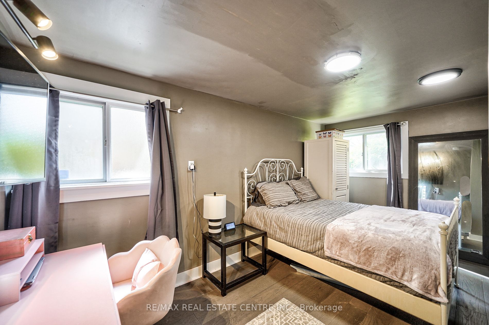 1571 Lewisham Drive