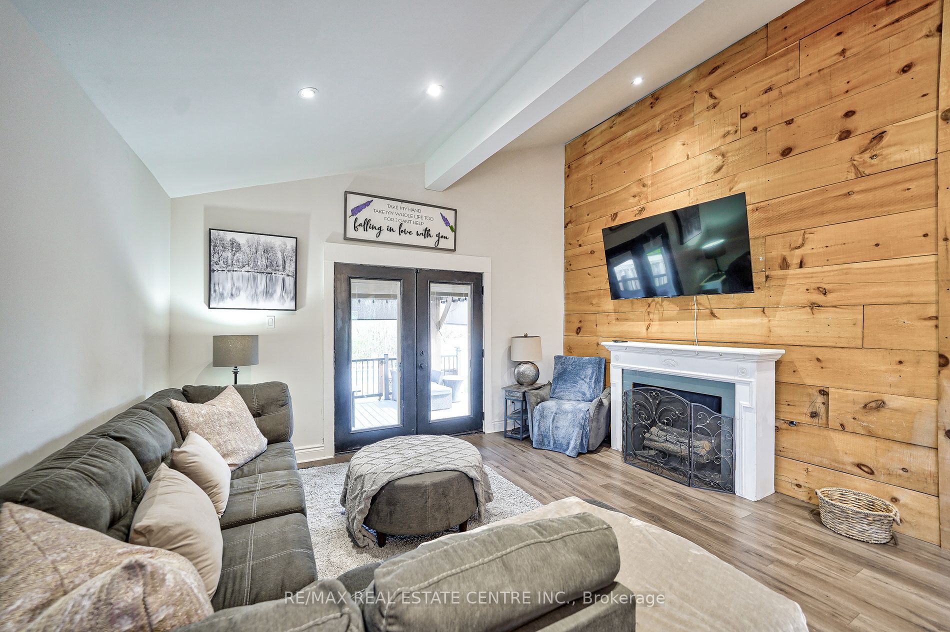 1571 Lewisham Drive