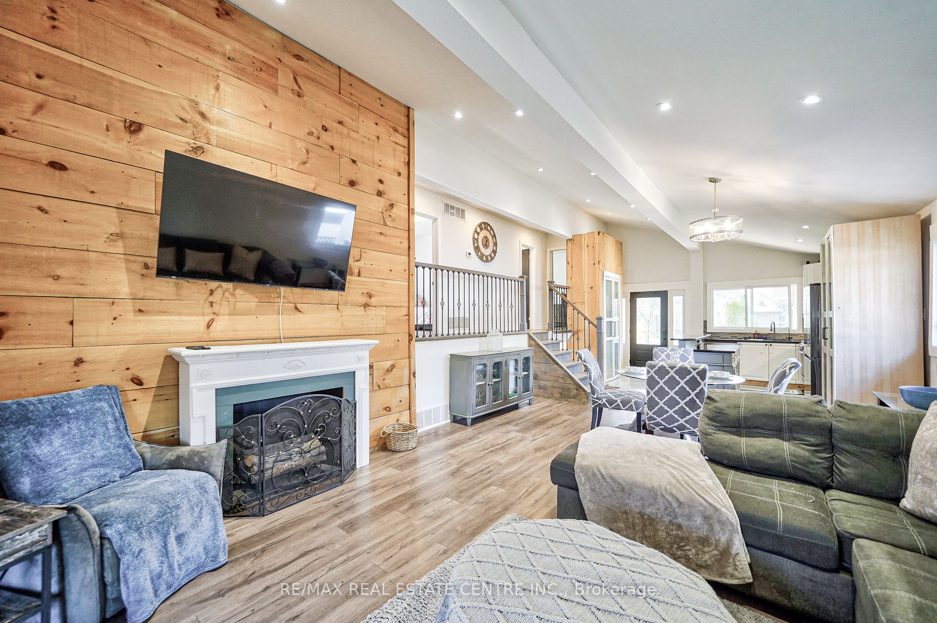 1571 Lewisham Drive