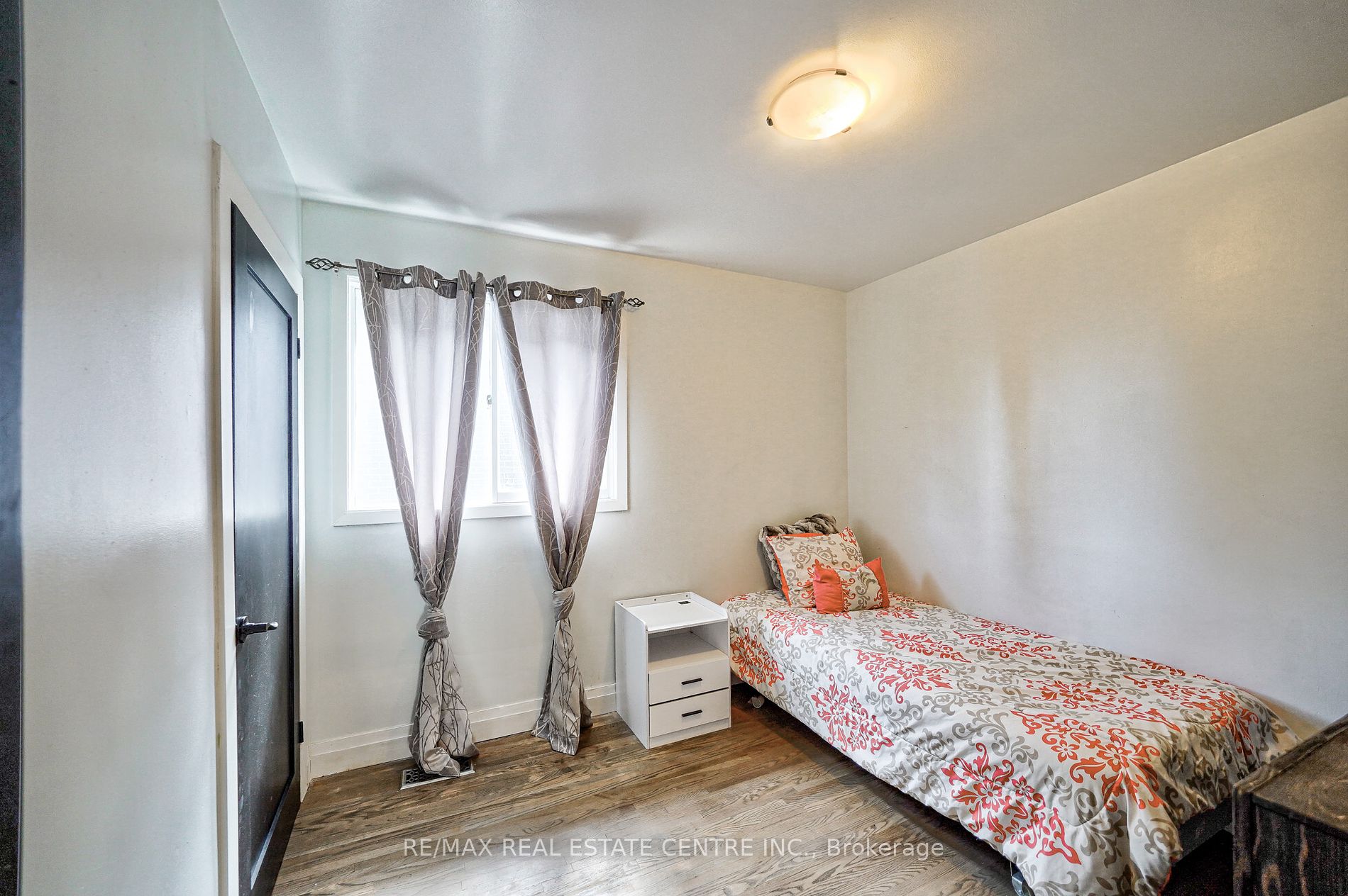 1571 Lewisham Drive