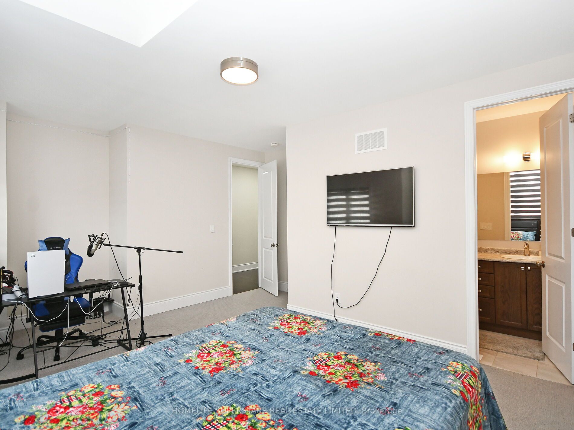 54 Arthur Griifin Cres E