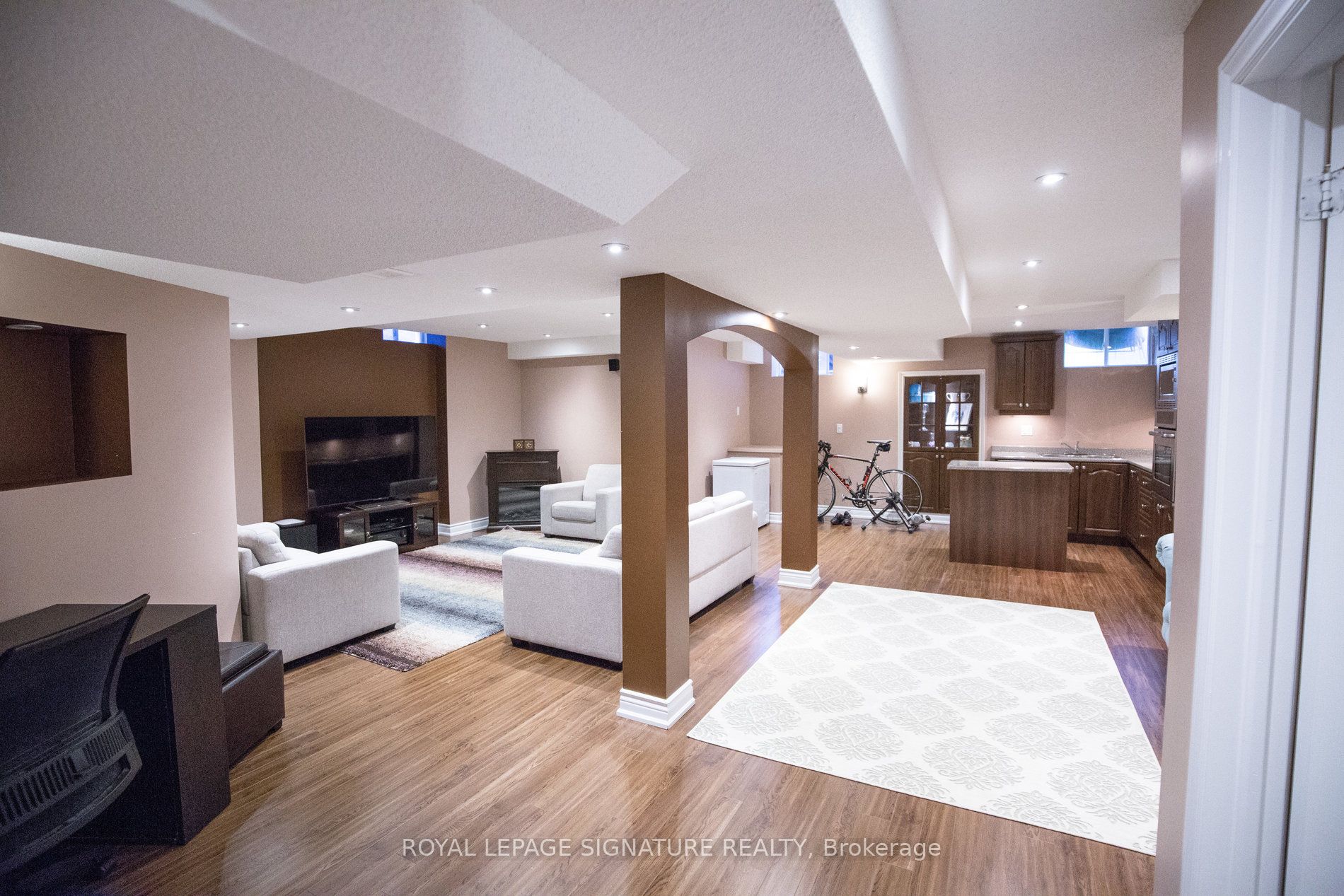 1034 Laurier Ave
