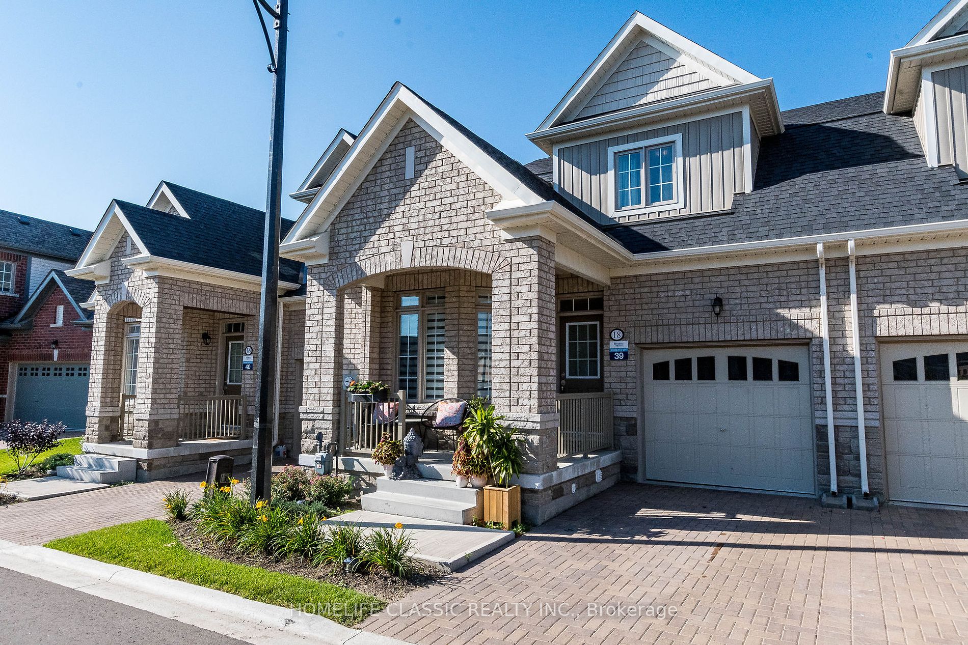 18 Bluestone Crescent, #39