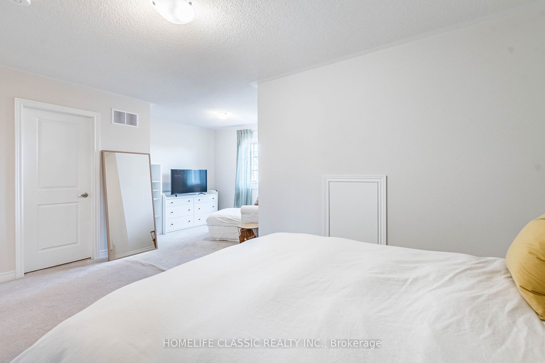 18 Bluestone Crescent, #39
