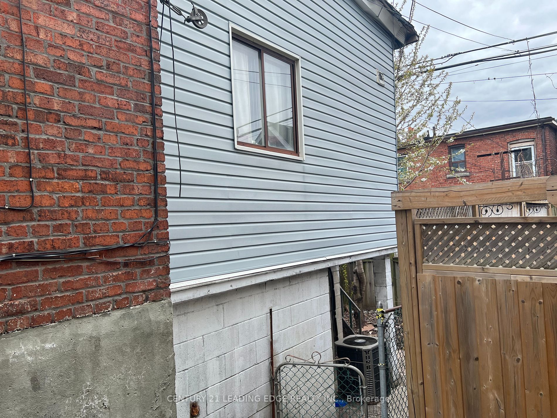 70 FORD St
