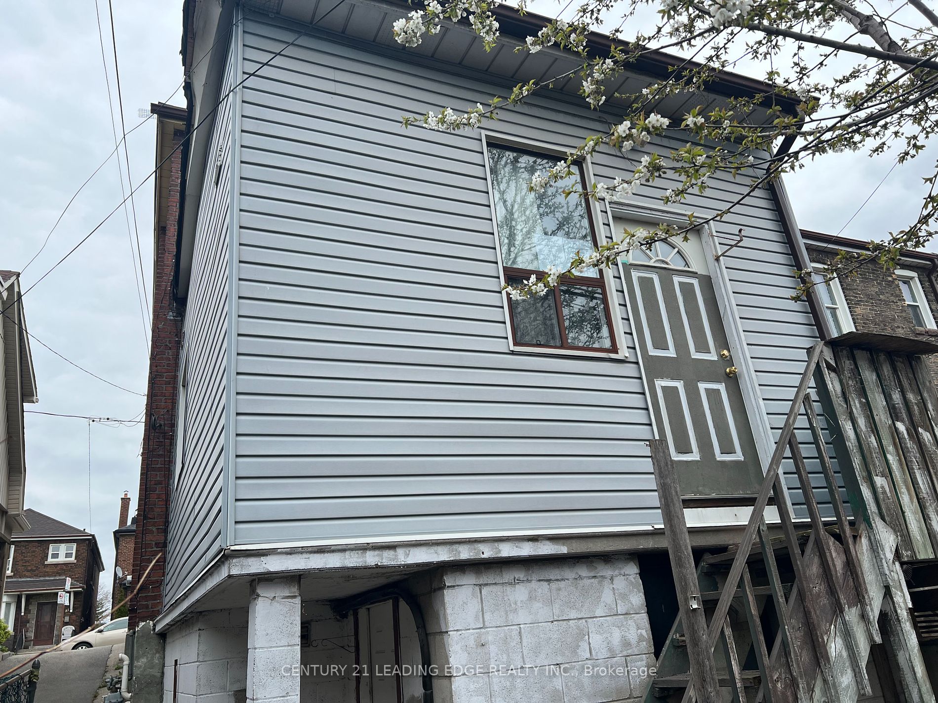 70 FORD St