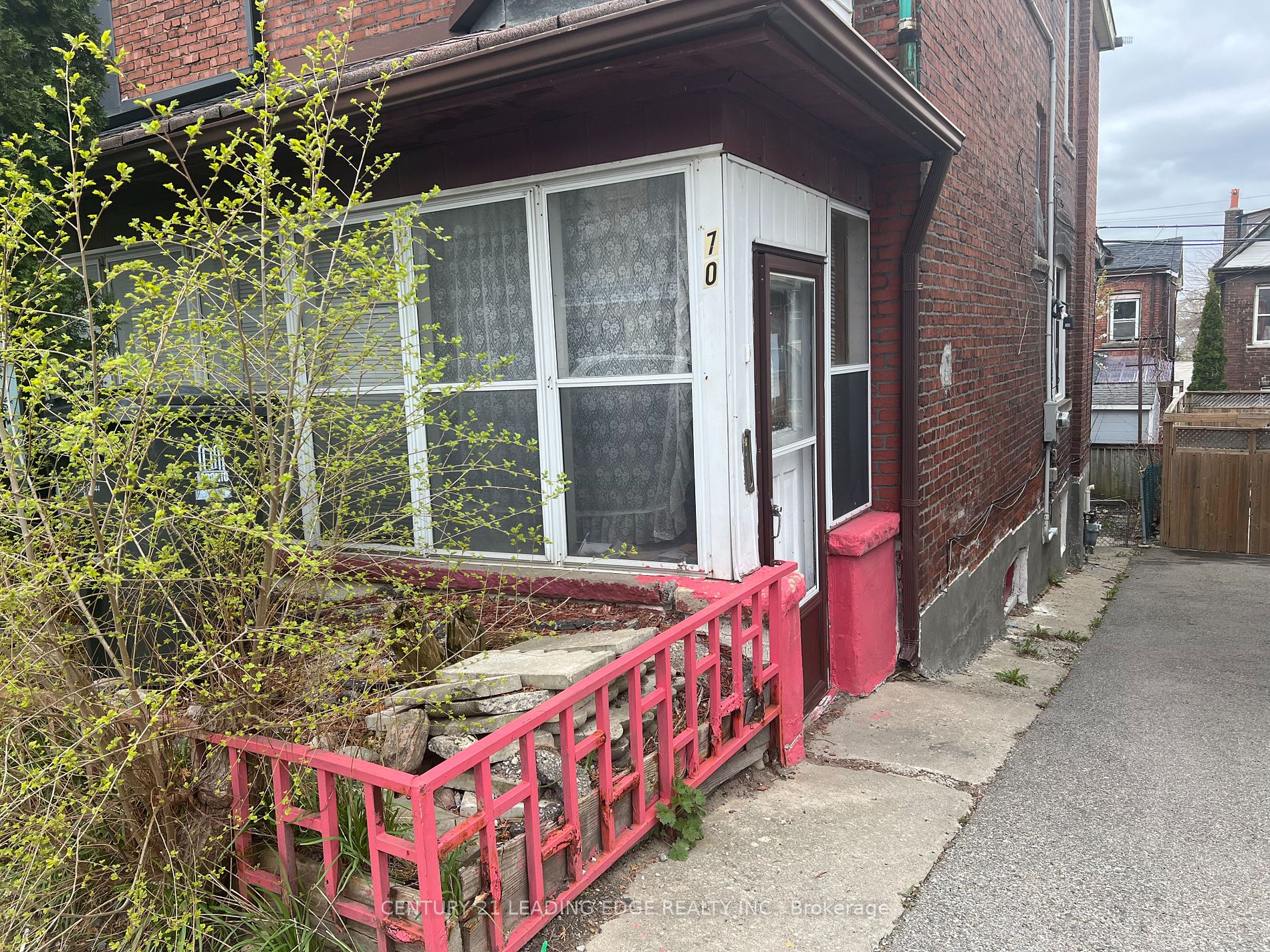 70 FORD St
