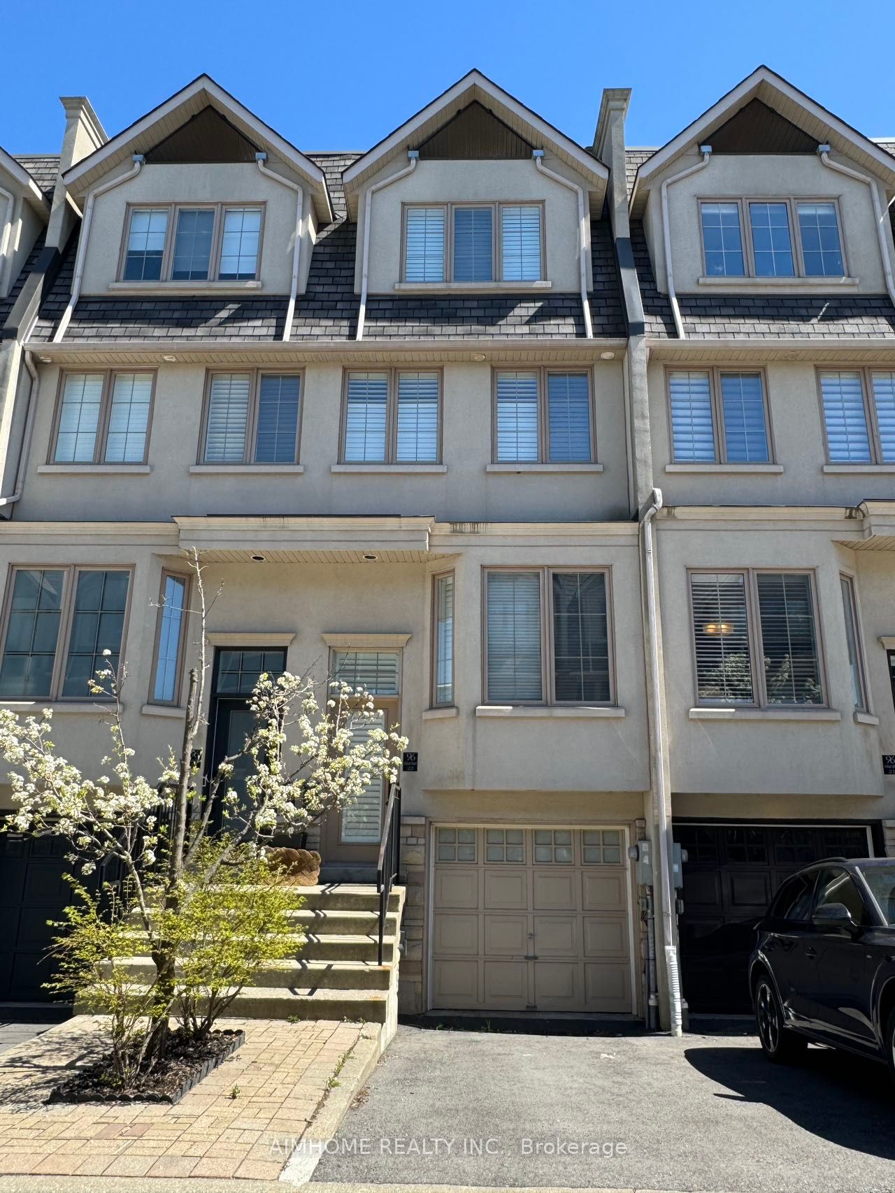 96 Nelson Street, #22