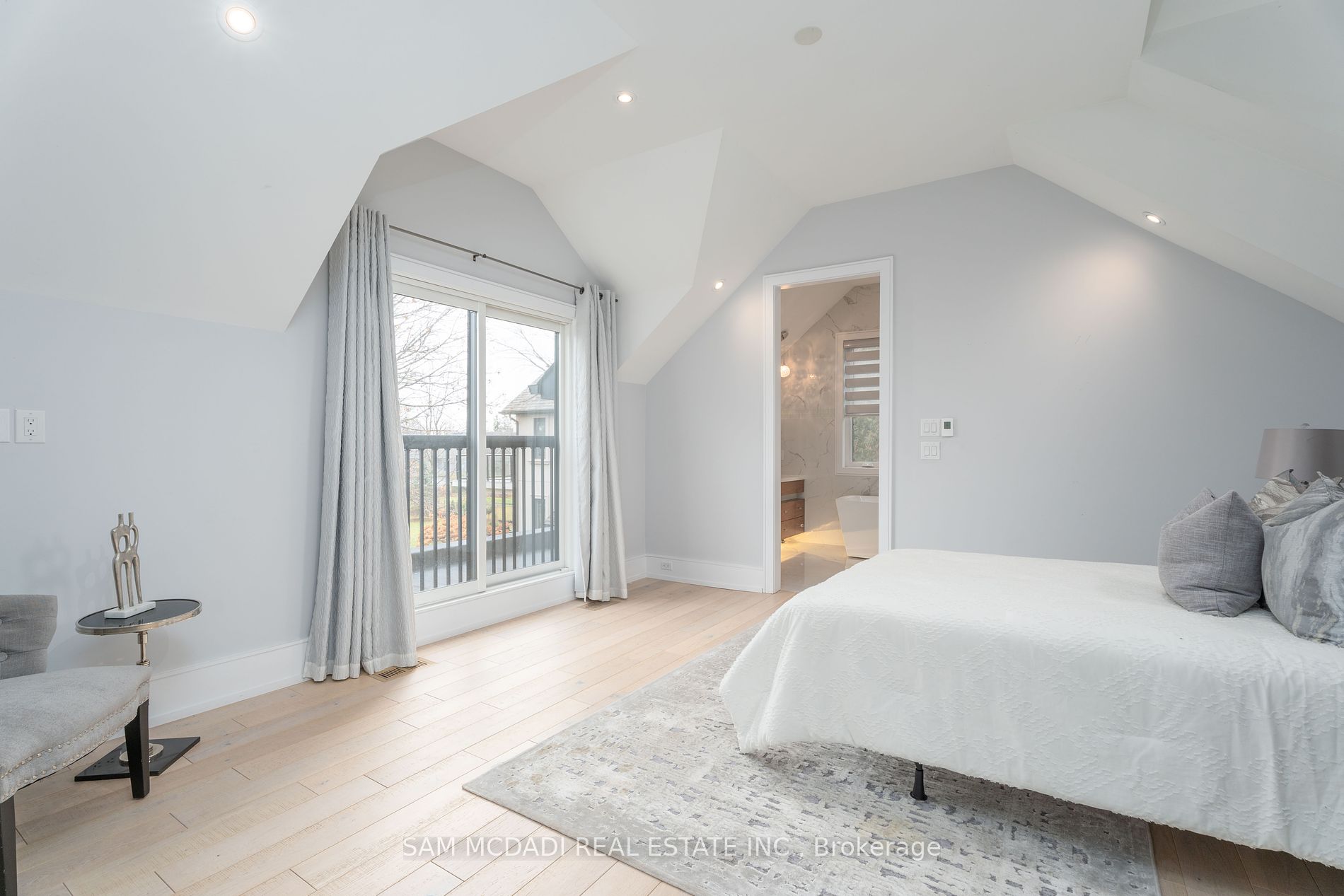 168 Nelson St