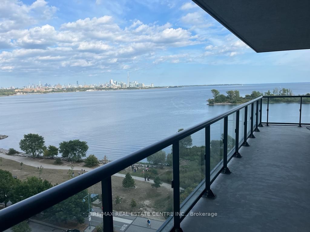 39 Annie Craig Drive #1015