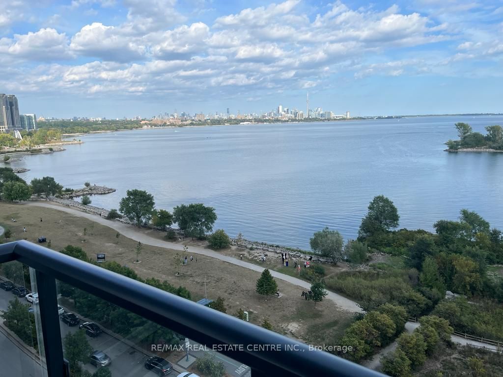39 Annie Craig Drive #1015