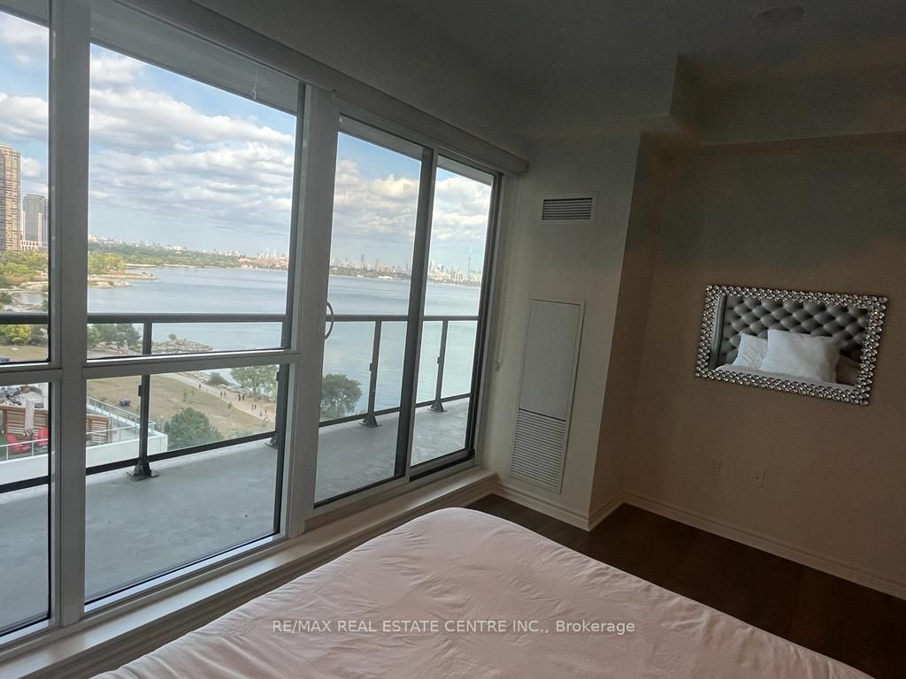 39 Annie Craig Drive #1015