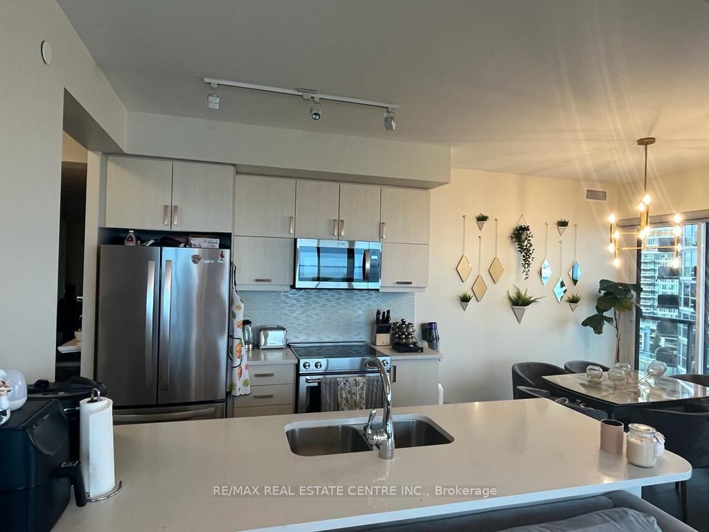 39 Annie Craig Drive #1015