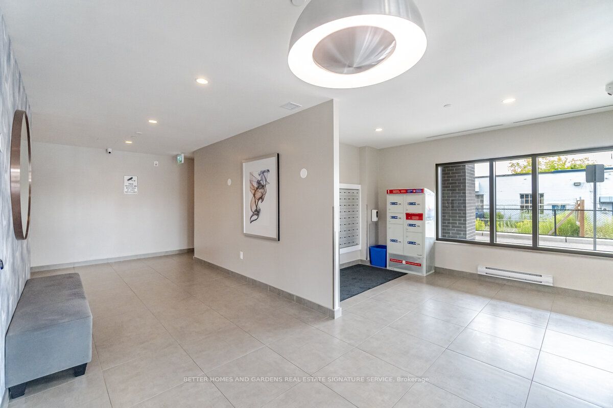 716 Main Street E, #907