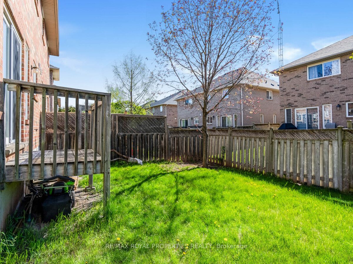 1492 Warbler Rd
