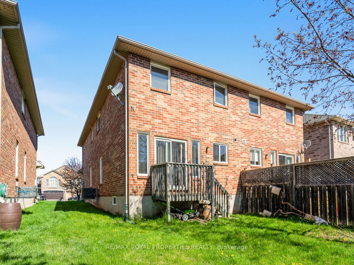 1492 Warbler Rd