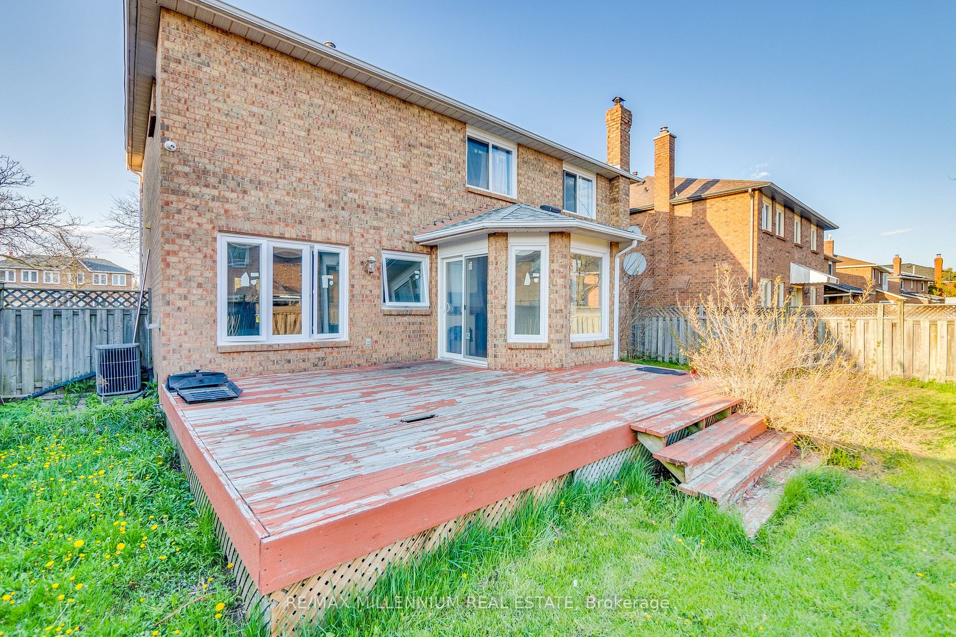 24 Major William Sharpe Drive