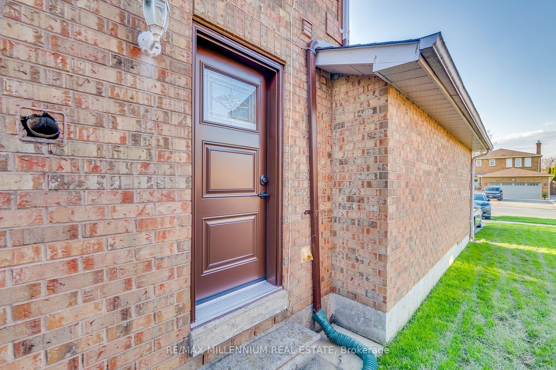 24 Major William Sharpe Drive