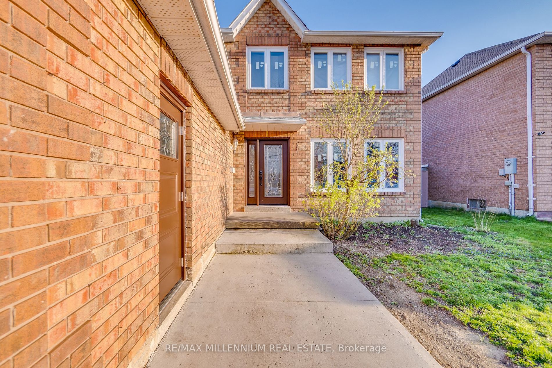 24 Major William Sharpe Drive