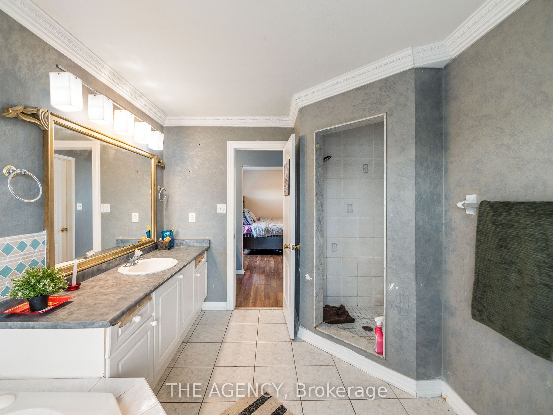 44 Kershaw St